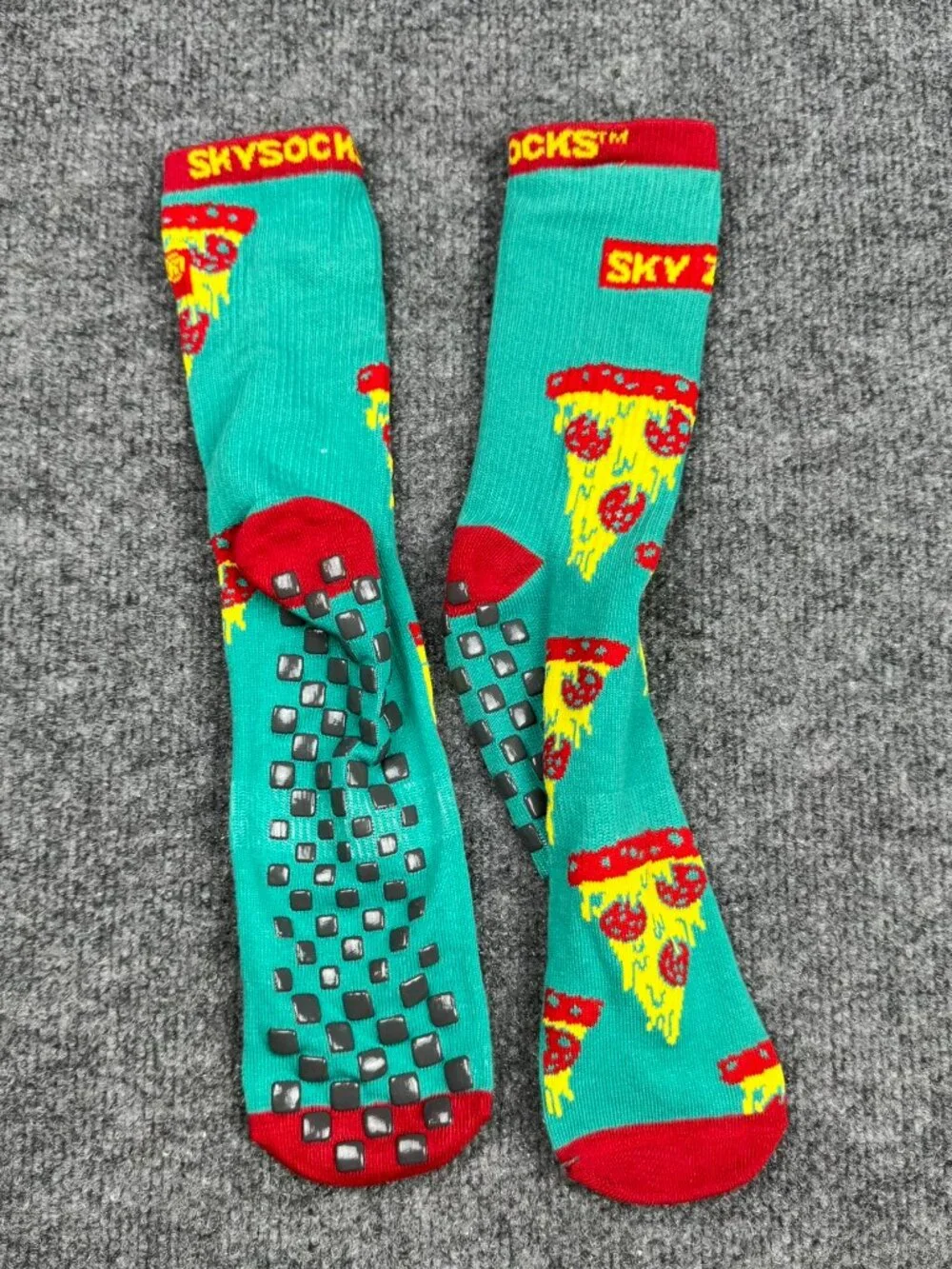 Sky Zone SkySocks Pizza Slice Trampoline Grip Socks Green Non-Slip Youth Adult M